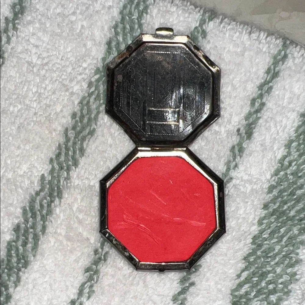 Vintage Phantom Red Blush Compact
